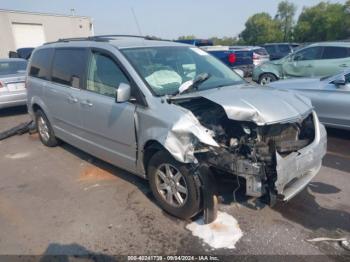  Salvage Chrysler Town & Country