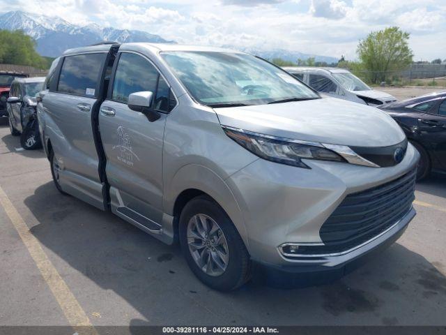  Salvage Toyota Sienna