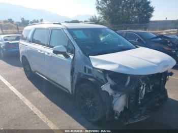  Salvage Kia Carnival