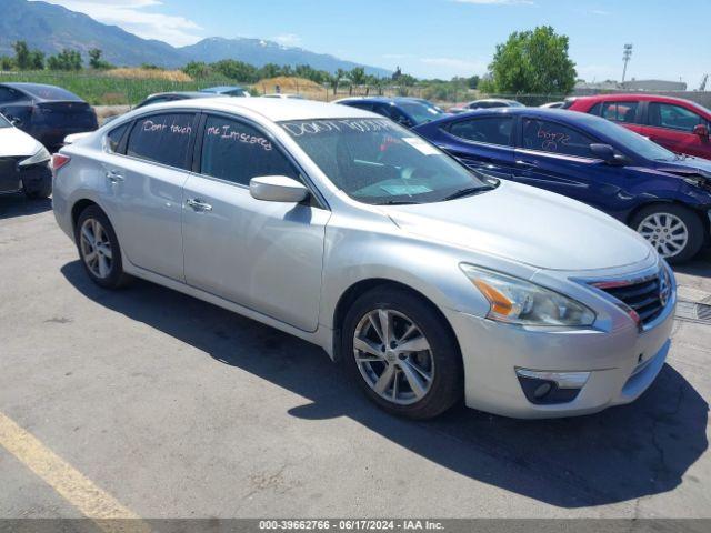  Salvage Nissan Altima