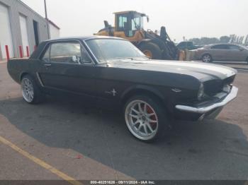  Salvage Ford Mustang