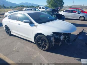  Salvage Chrysler 200