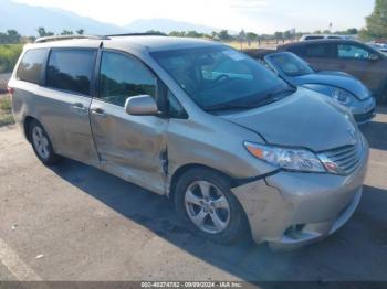  Salvage Toyota Sienna