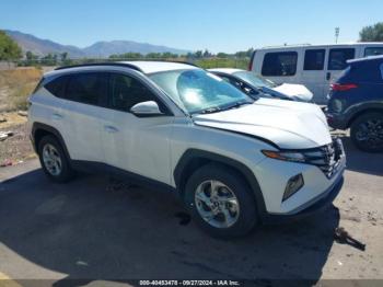  Salvage Hyundai TUCSON