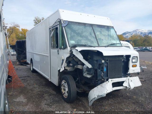  Salvage Freightliner Mt45