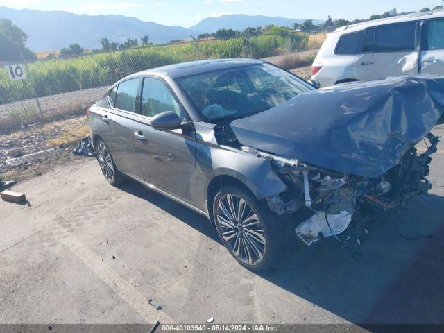  Salvage Nissan Altima