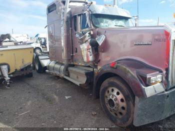  Salvage Kenworth W900