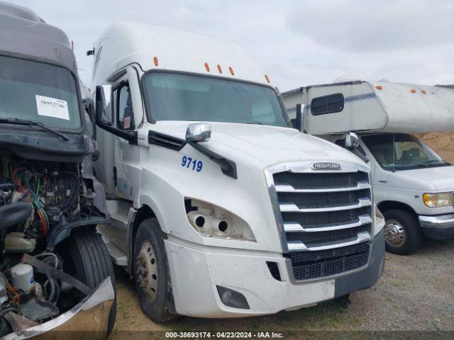  Salvage Freightliner New Cascadia 126