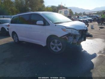  Salvage Toyota Sienna