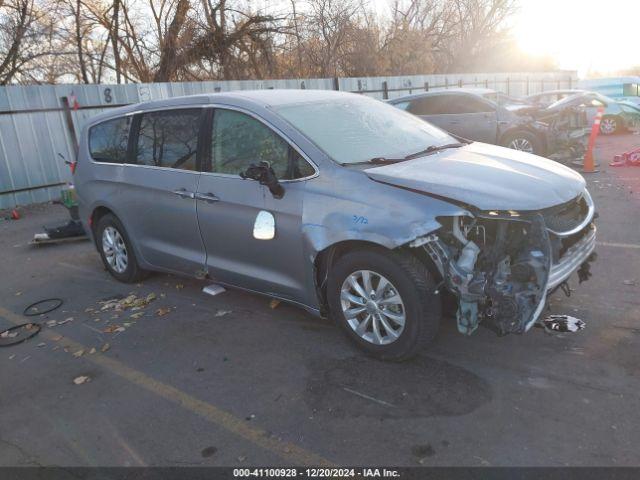  Salvage Chrysler Pacifica