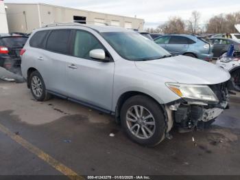  Salvage Nissan Pathfinder