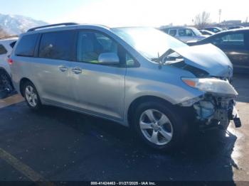  Salvage Toyota Sienna