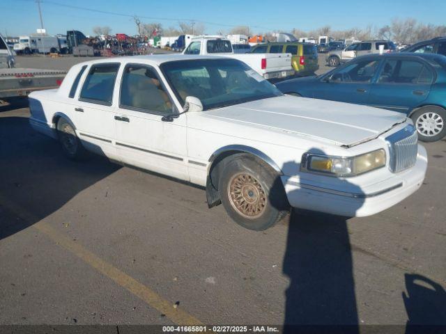  Salvage Lincoln Towncar