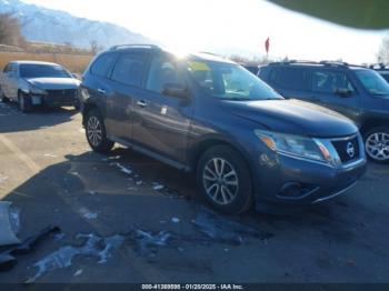  Salvage Nissan Pathfinder