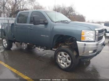  Salvage Chevrolet Silverado 2500