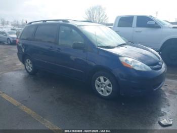  Salvage Toyota Sienna