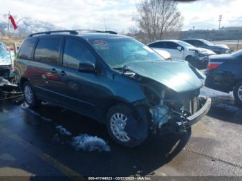  Salvage Toyota Sienna