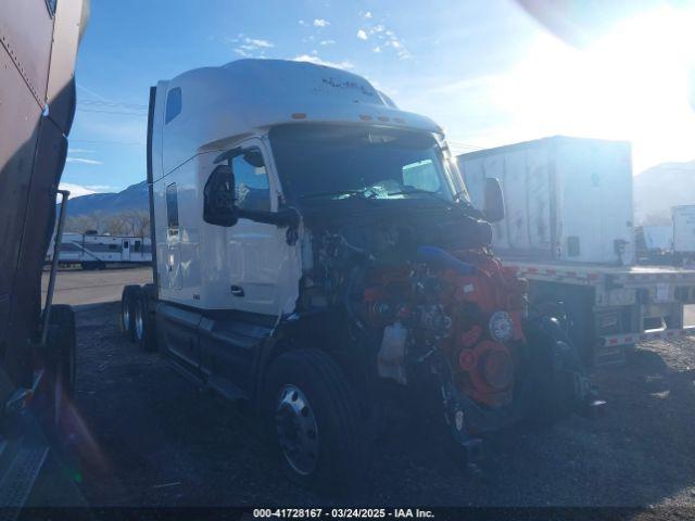  Salvage Peterbilt 579