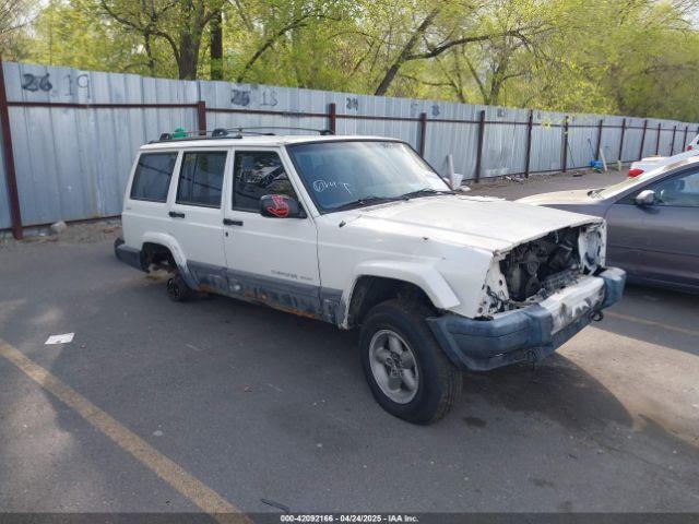  Salvage Jeep Cherokee
