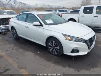  Salvage Nissan Altima