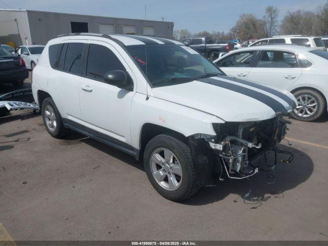  Salvage Jeep Compass