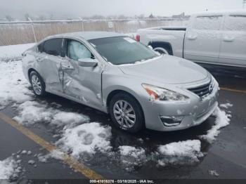  Salvage Nissan Altima