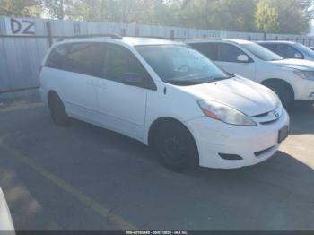  Salvage Toyota Sienna