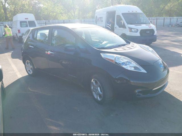  Salvage Nissan LEAF