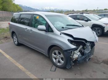  Salvage Toyota Sienna
