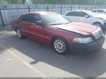  Salvage Lincoln Towncar