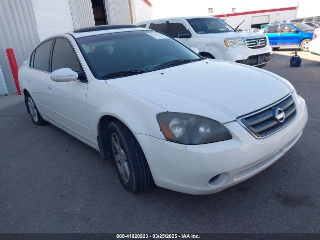  Salvage Nissan Altima