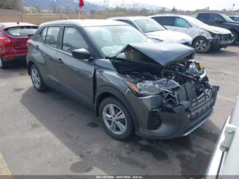  Salvage Nissan Kicks