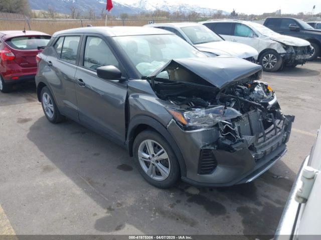  Salvage Nissan Kicks