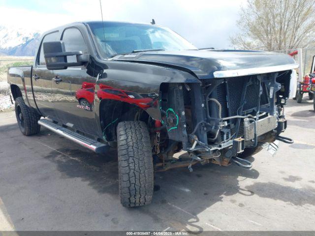  Salvage Chevrolet Silverado 2500