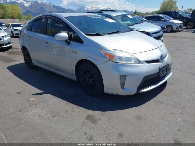  Salvage Toyota Prius