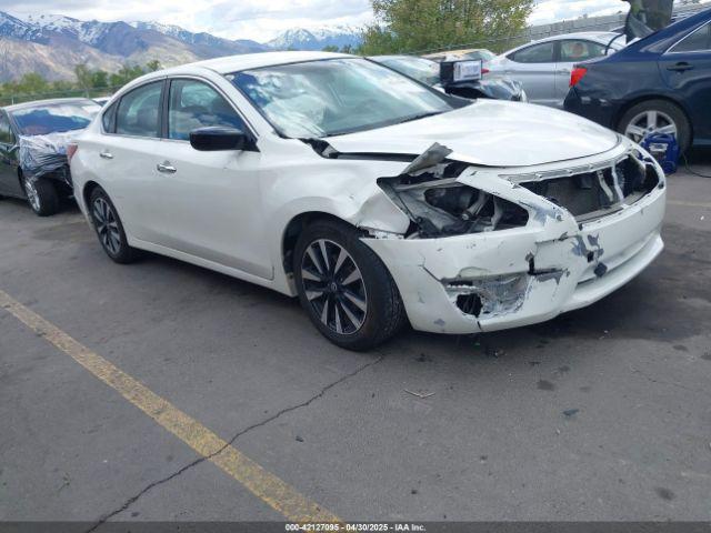  Salvage Nissan Altima