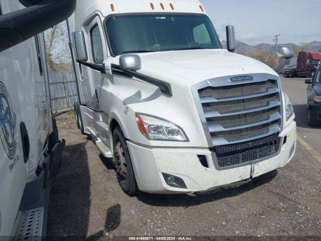  Salvage Freightliner New Cascadia 126