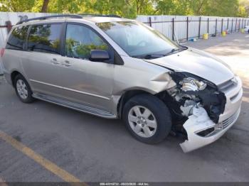  Salvage Toyota Sienna