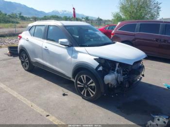  Salvage Nissan Kicks