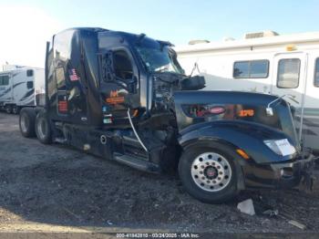  Salvage Peterbilt 579