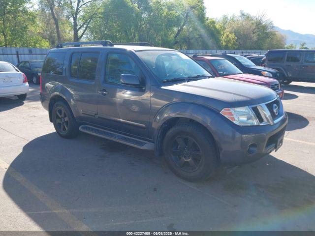  Salvage Nissan Pathfinder