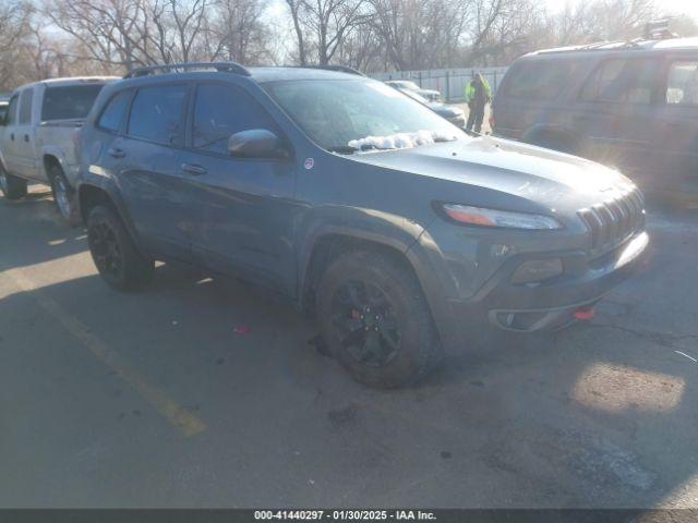  Salvage Jeep Cherokee