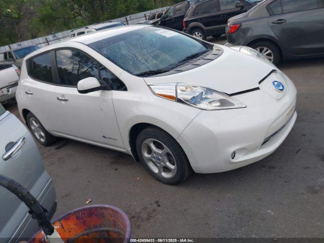  Salvage Nissan LEAF