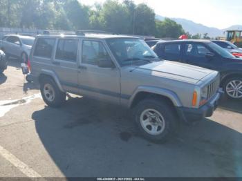  Salvage Jeep Cherokee