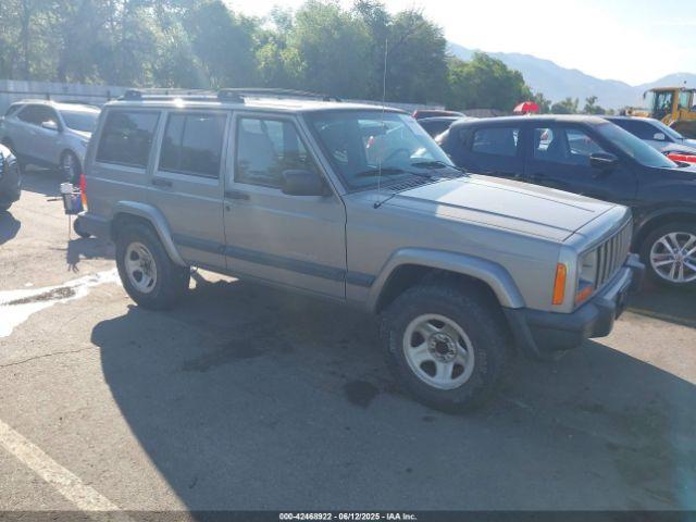  Salvage Jeep Cherokee