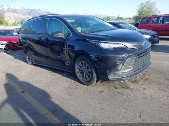  Salvage Toyota Sienna