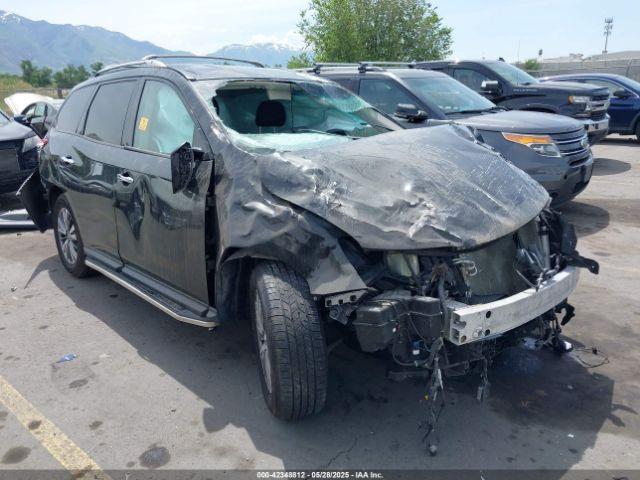 Salvage Nissan Pathfinder