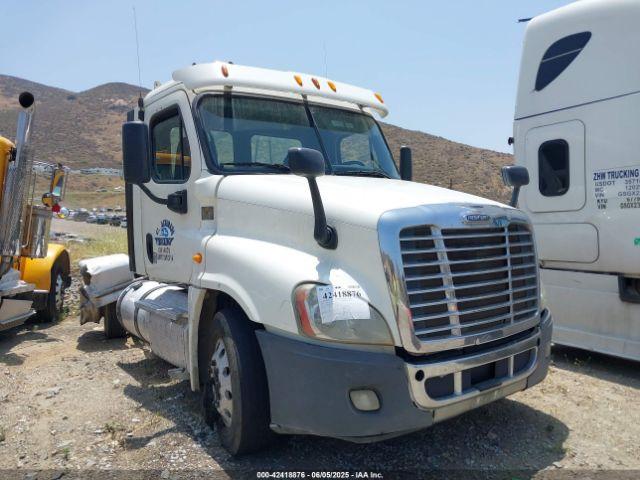  Salvage Freightliner Cascadia 125