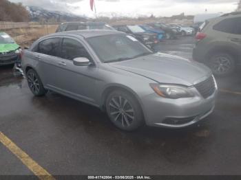  Salvage Chrysler 200