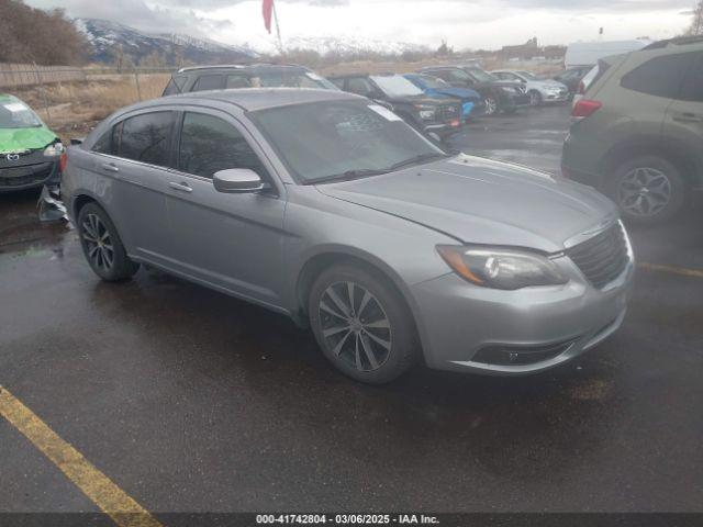  Salvage Chrysler 200